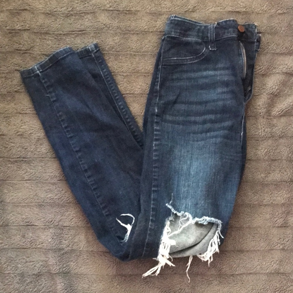 🎀 2/30 🎀 Fashion Nova dark wash ripped skinny jeans with stretch size 13